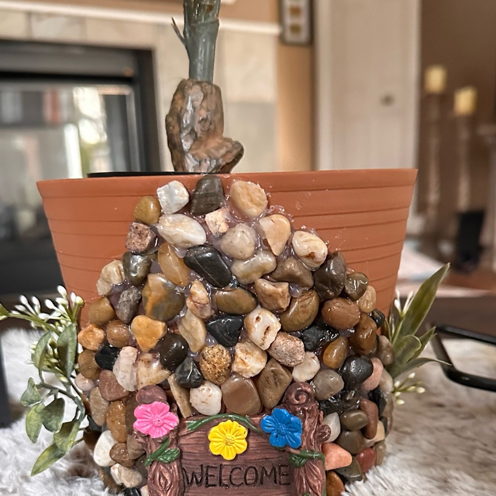 Hand crafted rustic farmhouse Stone fairy garden Flower Pot with Welcome Sign - Picture 5 of 14